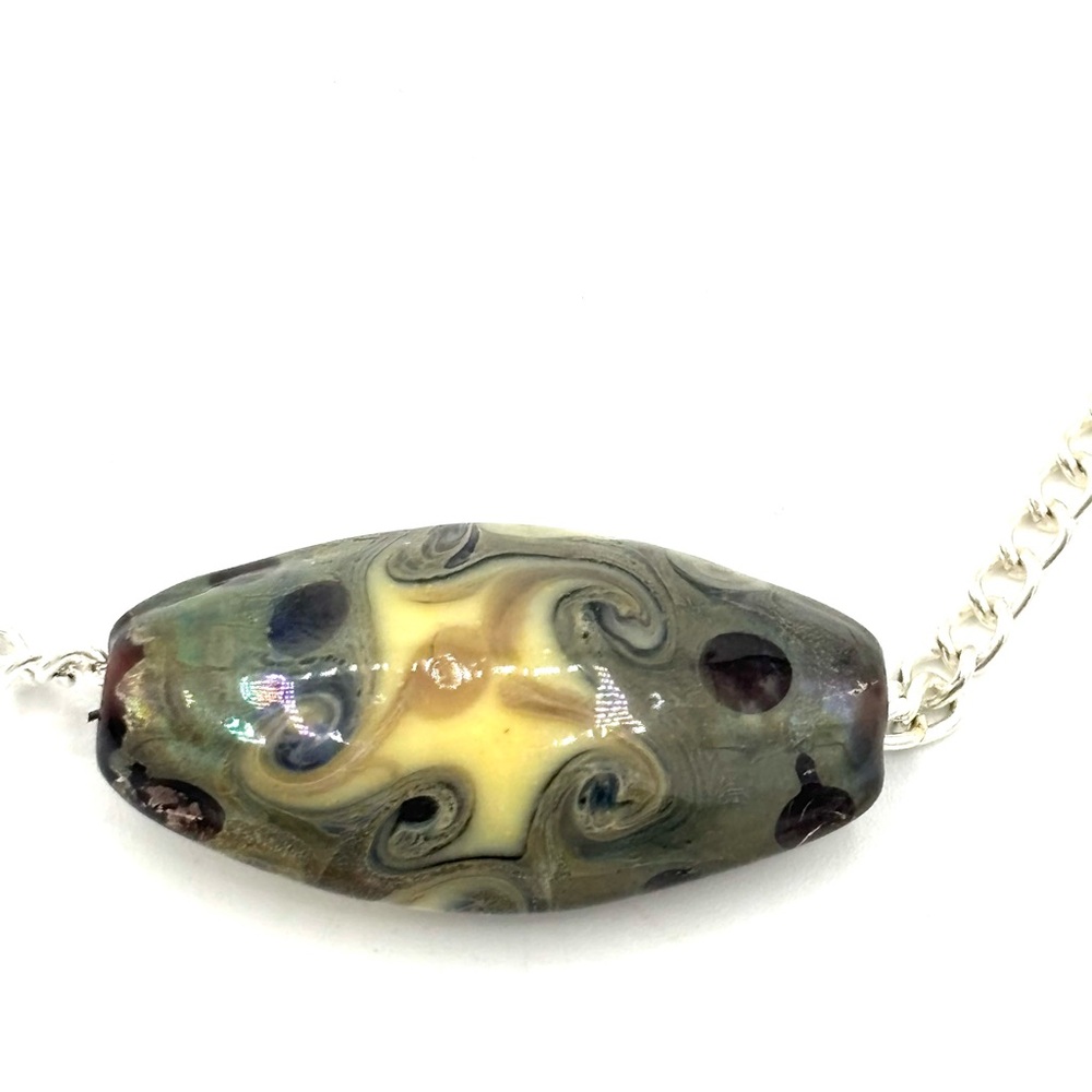 Hand Crafted Focal Bead Necklace Olive and Cream - Picture 7 of 10